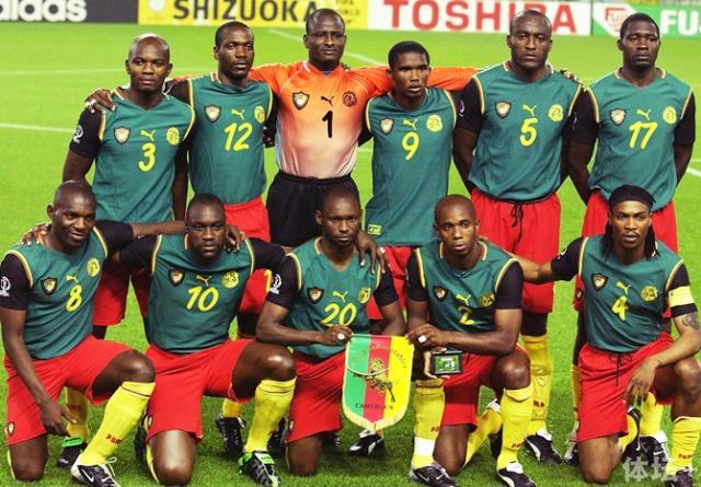 利物浦本赛季状态低迷，引援失误和阵容问题导致萨拉赫被冷宫，球队内部矛盾加剧。（利物浦赛季表现不佳：引援不当、阵容失衡致萨拉赫遭雪藏，队内矛盾升级）