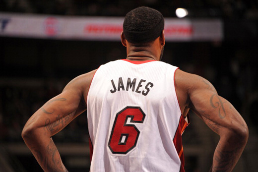 官方：熊本前锋神代庆人加盟法兰克福，将在1月1日正式入队（法兰克福官宣签下熊本前锋神代庆人，1月1日正式入队）