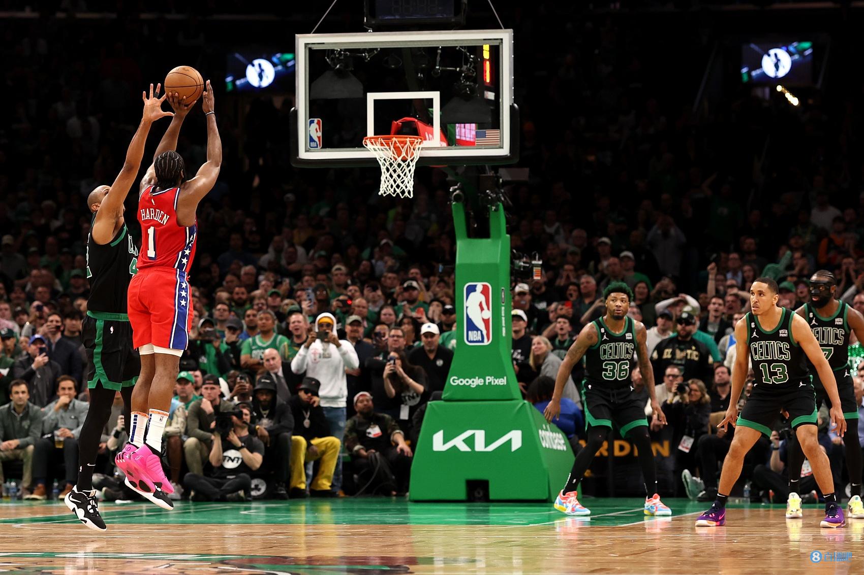 控球优势难转化为进球 敌队稳守反击（控球占优却难破门 对手扎实防守伺机反击）